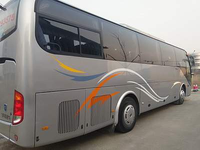 新款51座宇通旅游包車